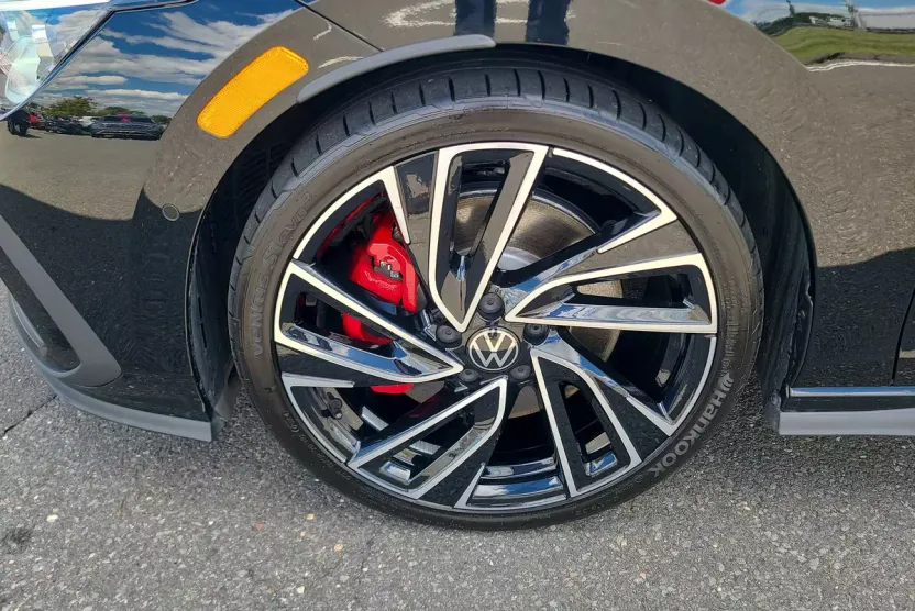 2024 Volkswagen Golf GTI Autobahn photo 1
