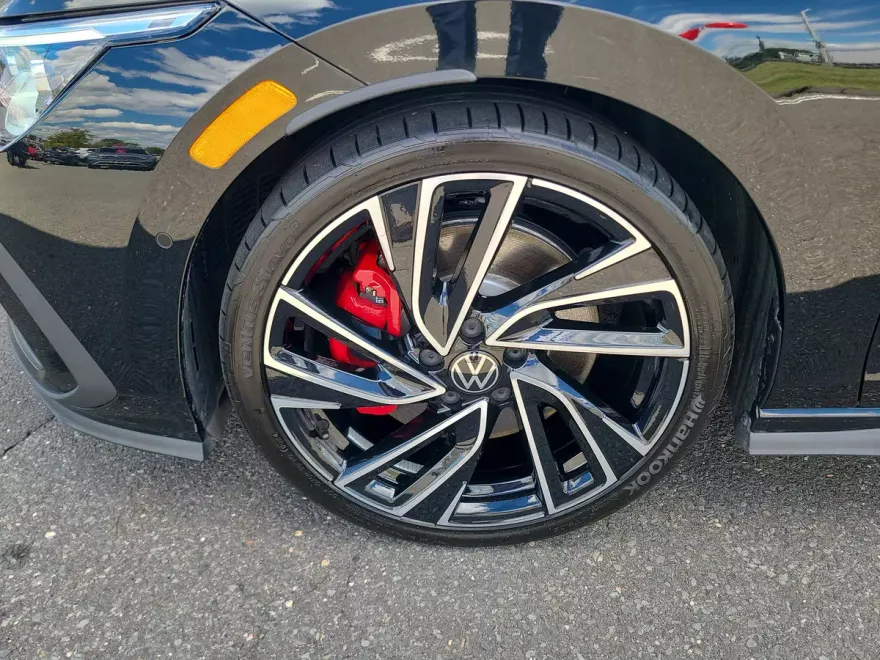 2024 Volkswagen Golf GTI Autobahn photo 1