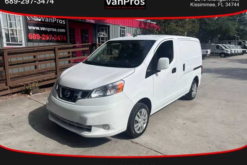 2020 Nissan NV200 SV photo 1
