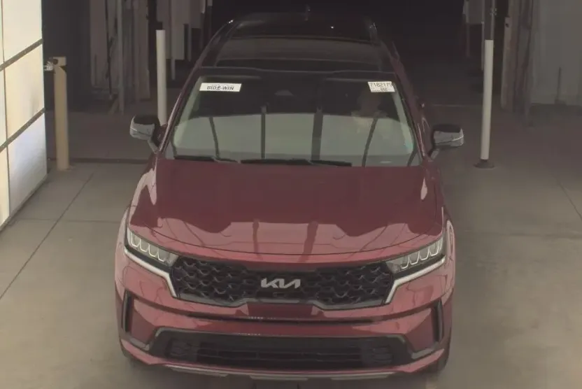 2023 Kia Sorento S photo 1