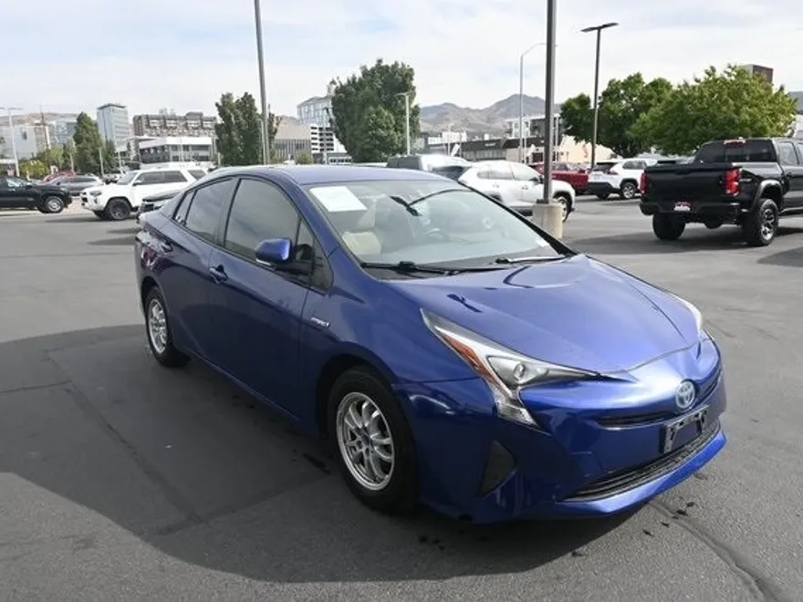 2017 Toyota Prius Two photo 1