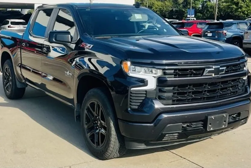 2024 Chevrolet Silverado 1500 RST photo 1