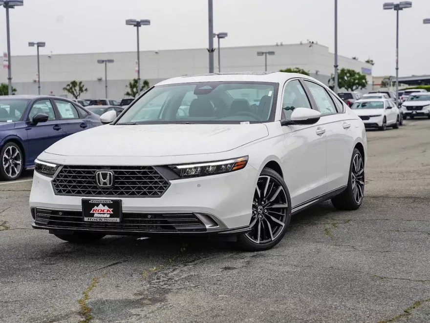 2025 Honda Accord Touring photo 1