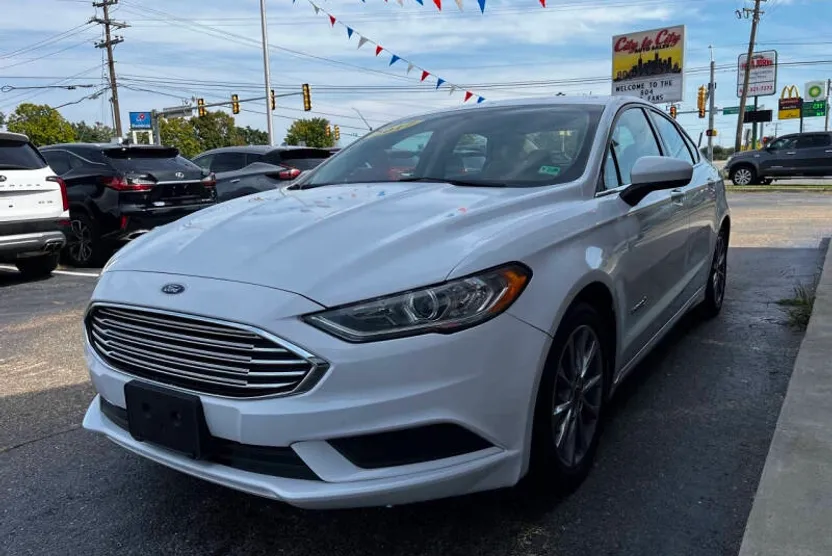 2017 Ford Fusion Hybrid S photo 1