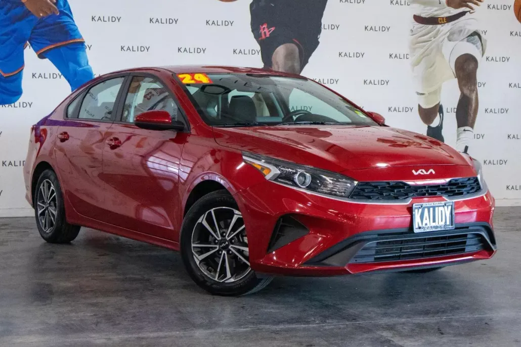 2024 Kia Forte LXS photo 1