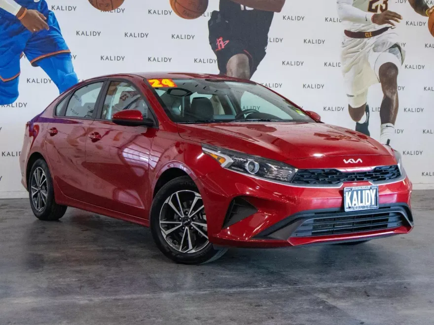 2024 Kia Forte LXS photo 1