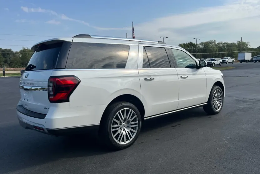 2022 Ford Expedition MAX Limited photo 1
