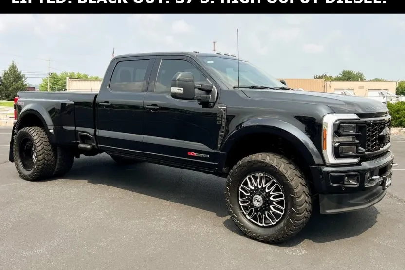 2024 Ford F-450 photo 1