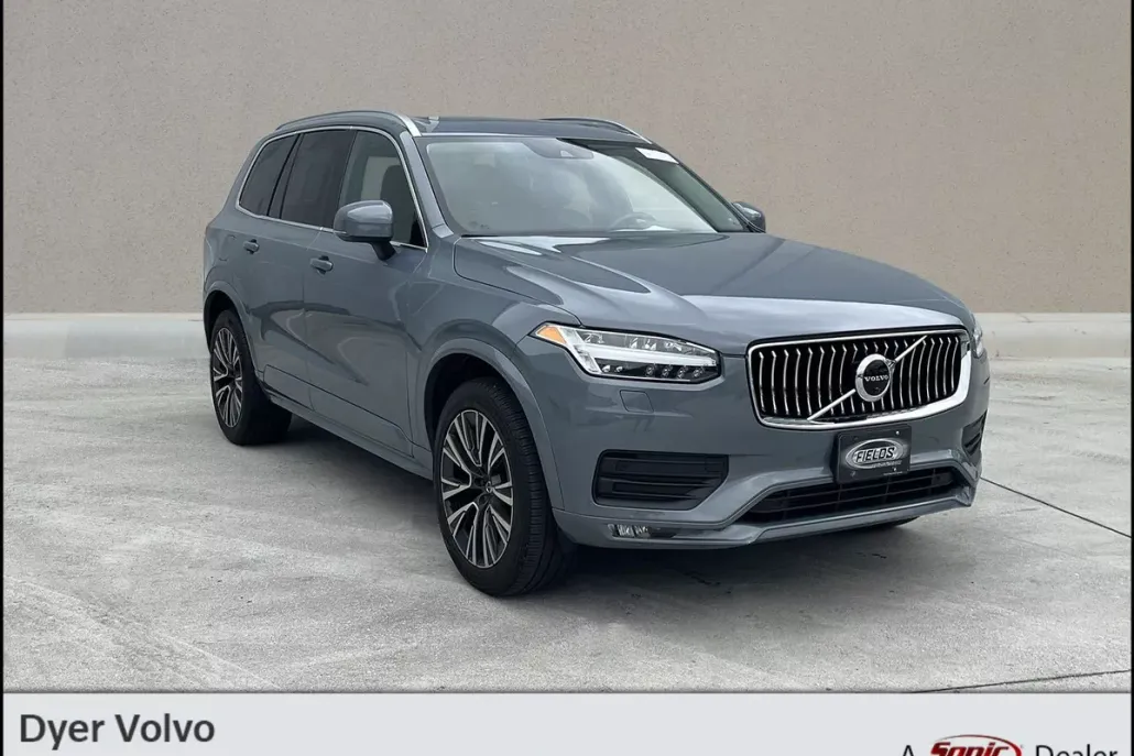 2022 Volvo XC90 T6 AWD Momentum photo 1