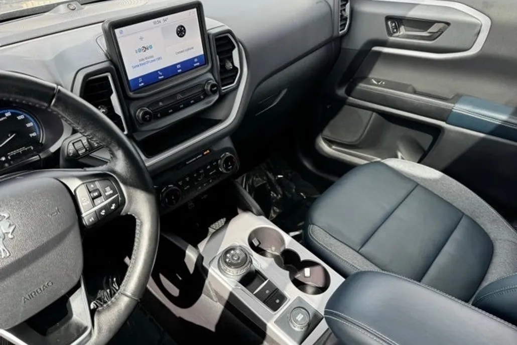 2023 Ford Bronco Sport Outer Banks photo 1