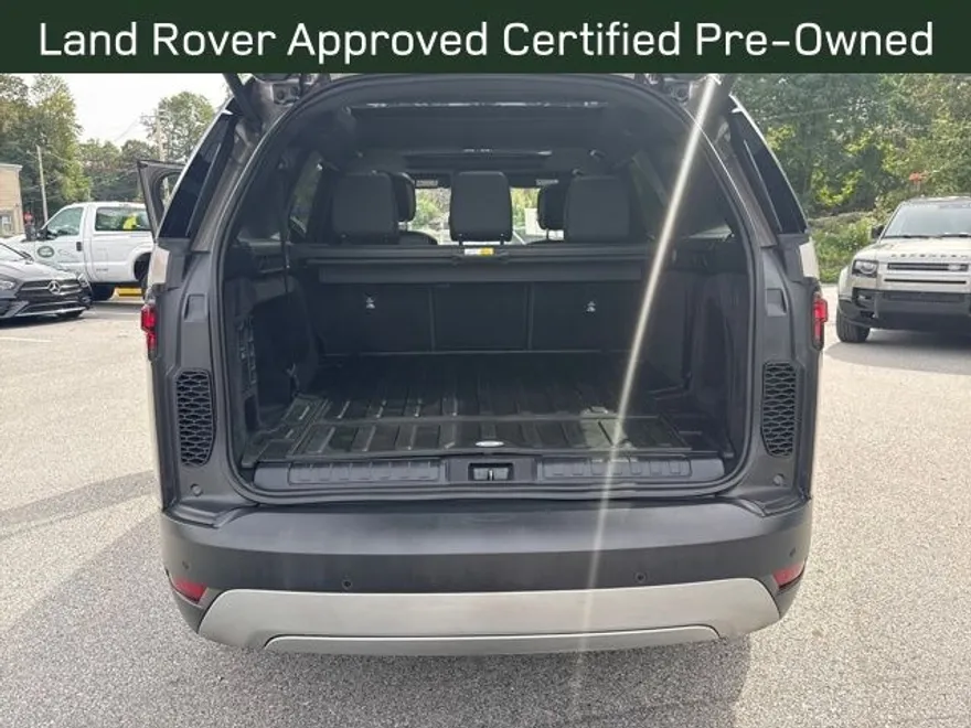 2025 Land Rover Discovery S photo 1