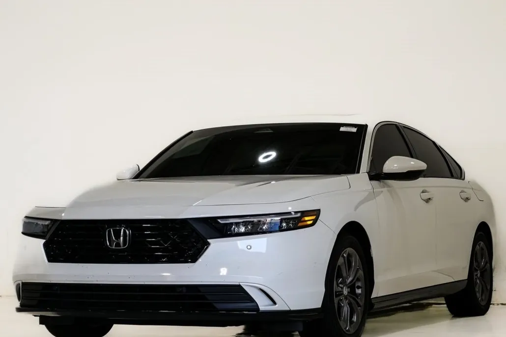 2023 Honda Accord Hybrid EX-L photo 1