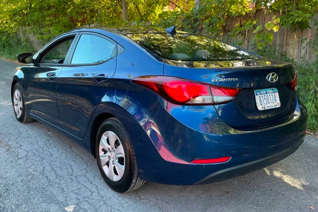2016 Hyundai Elantra SE photo 1