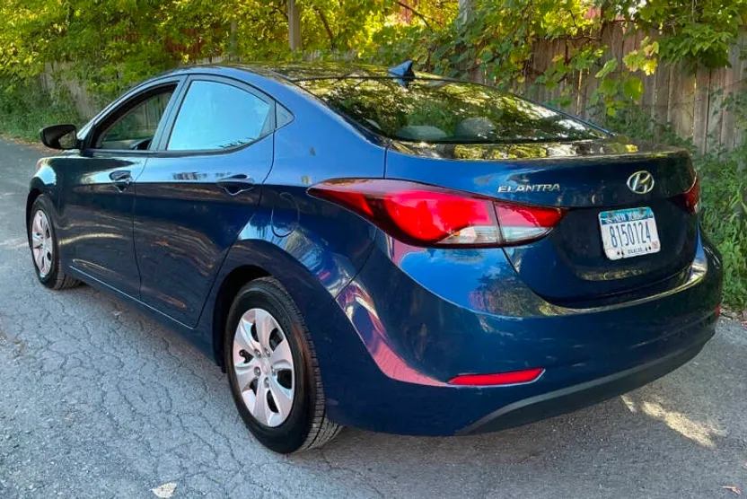 2016 Hyundai Elantra SE photo 1