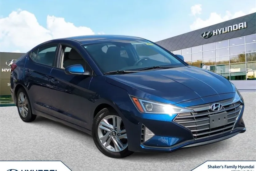 2019 Hyundai Elantra SEL photo 1