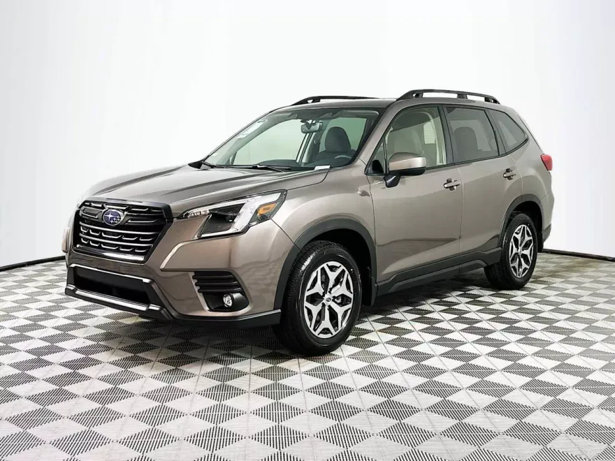 2024 Subaru Forester Premium photo 1
