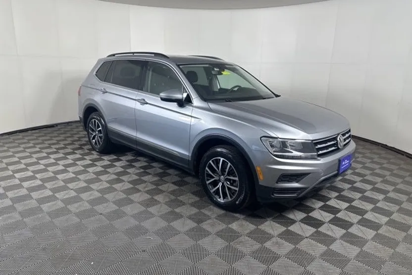 2020 Volkswagen Tiguan SE photo 1