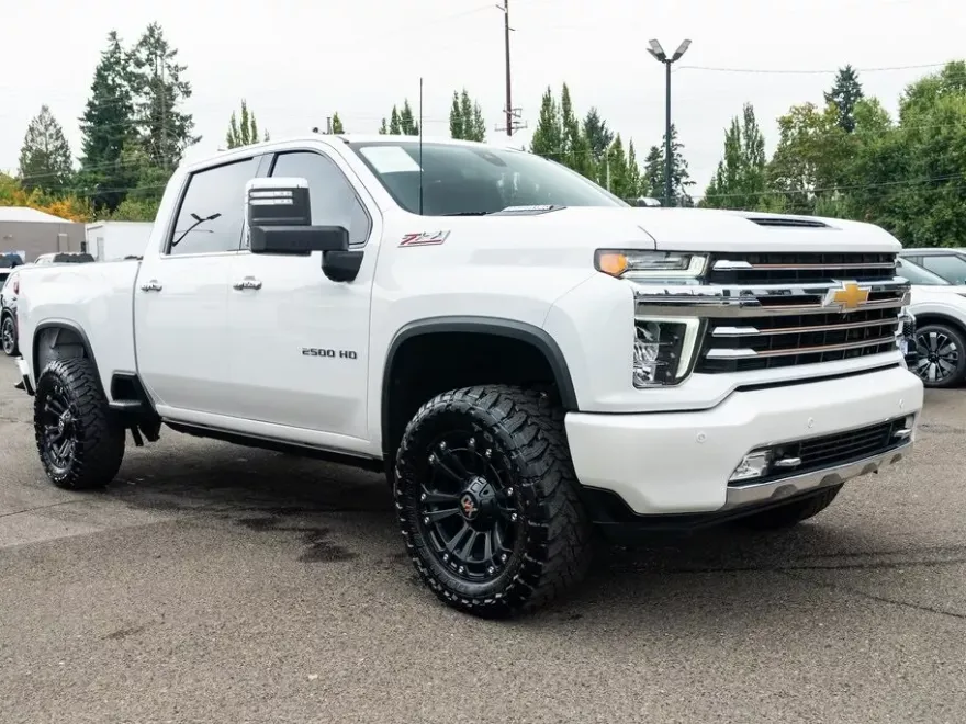 2023 Chevrolet Silverado 2500HD High Country photo 1