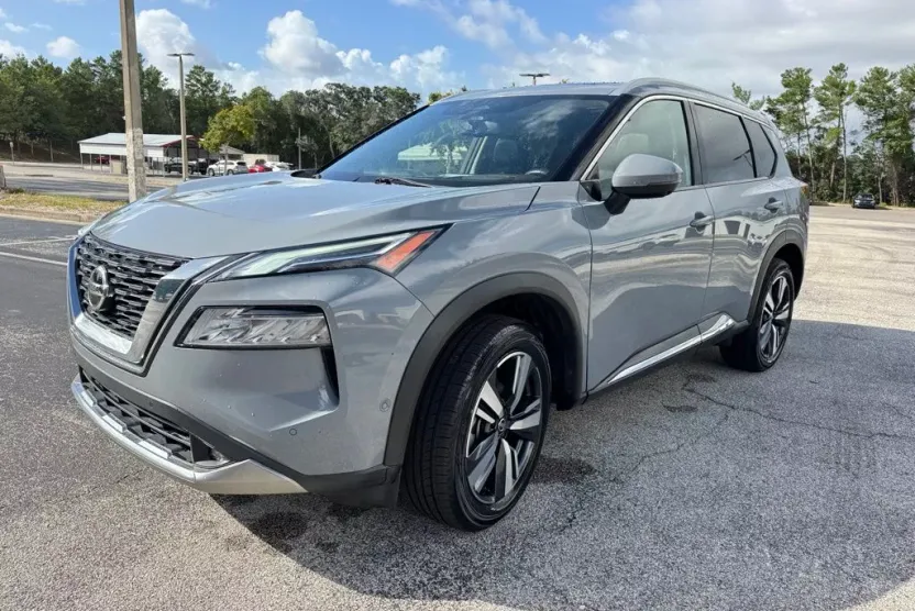2021 Nissan Rogue Platinum photo 1