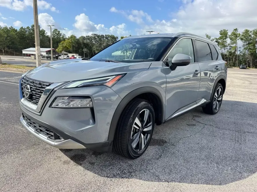 2021 Nissan Rogue Platinum photo 1