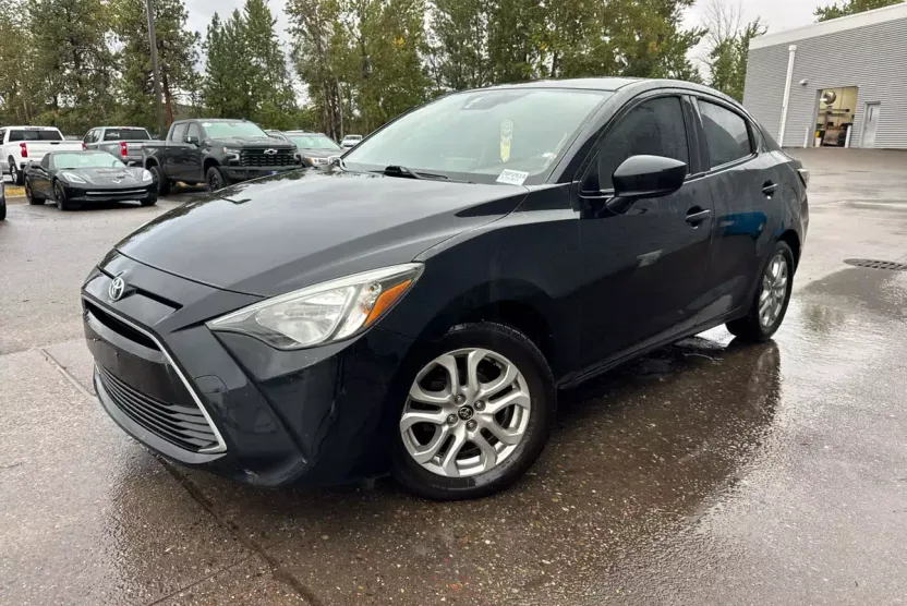 2017 Toyota Yaris iA Base photo 1