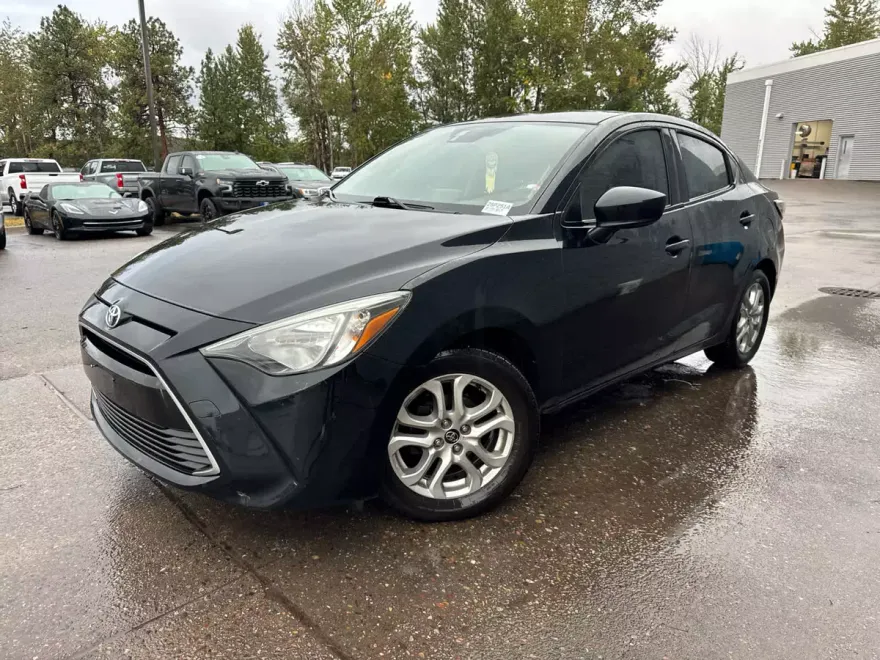 2017 Toyota Yaris iA Base photo 1