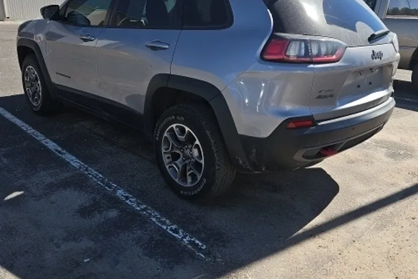 2021 Jeep Cherokee Trailhawk photo 1