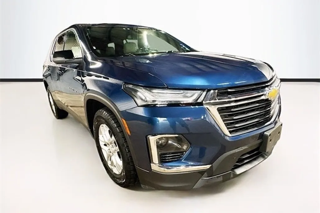 2022 Chevrolet Traverse LS photo 1