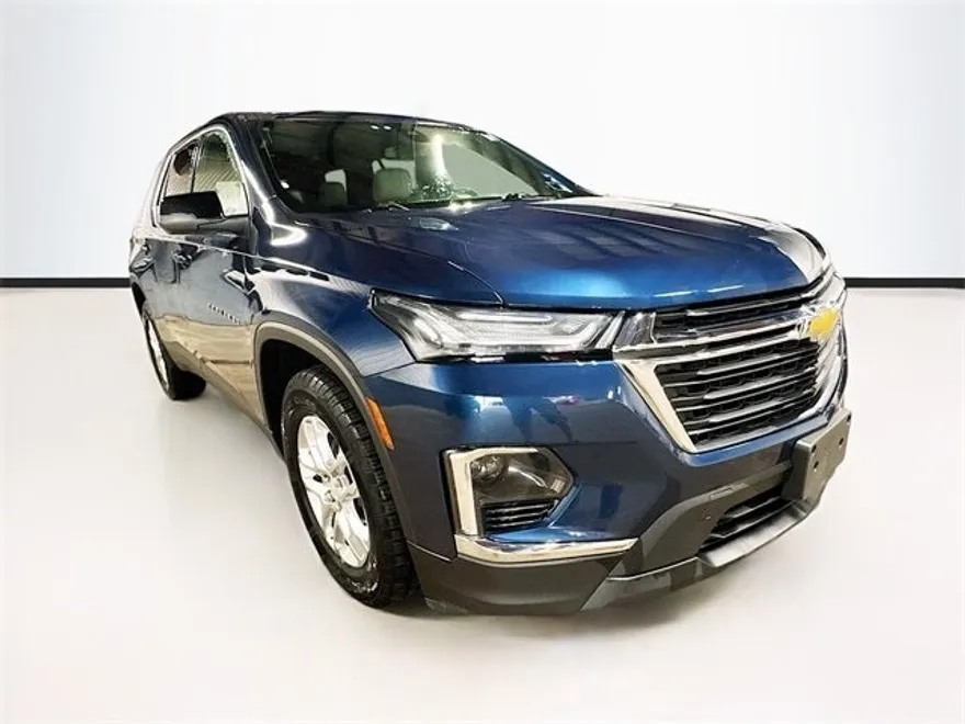 2022 Chevrolet Traverse LS photo 1