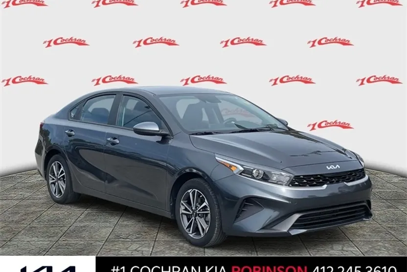 2023 Kia Forte LXS photo 1