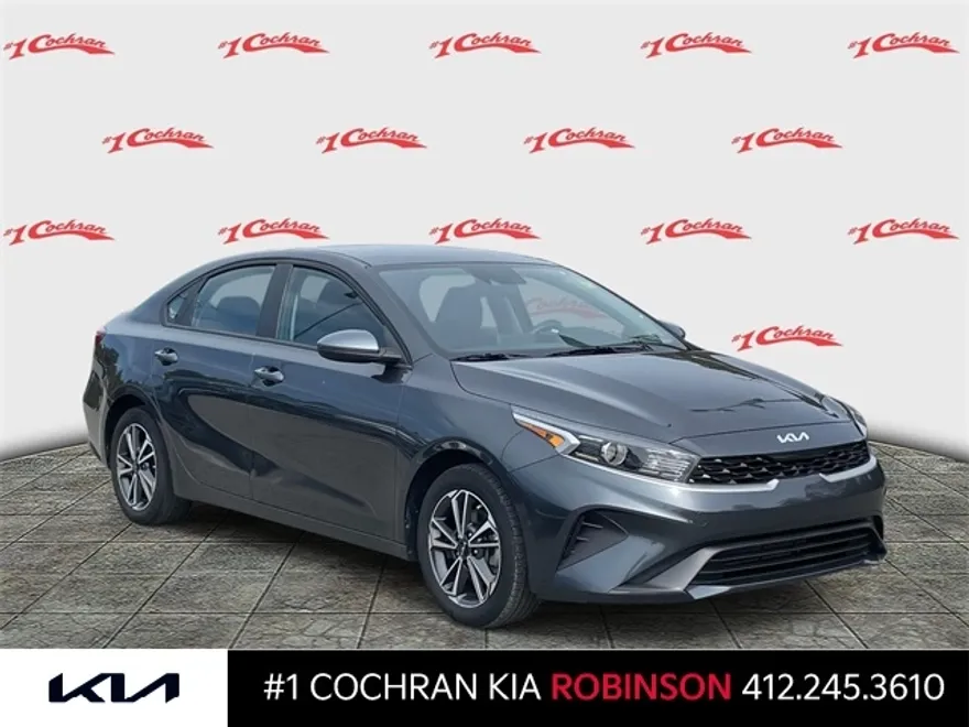 2023 Kia Forte LXS photo 1