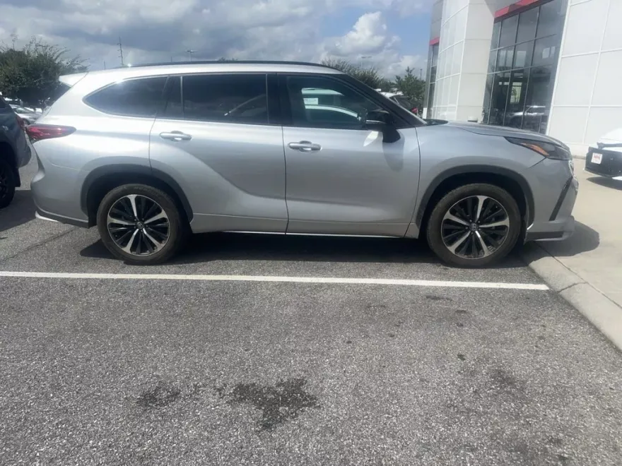 2022 Toyota Highlander XSE photo 1