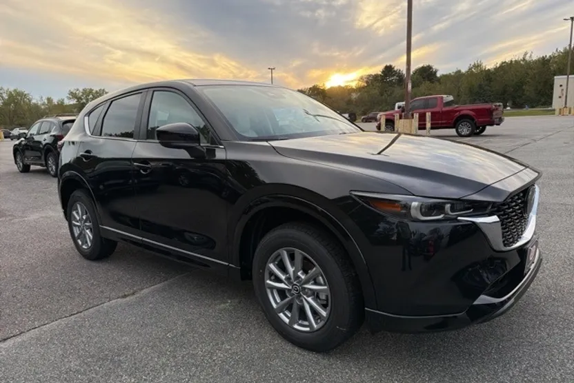 2025 Mazda CX-5 2.5 S Preferred photo 1