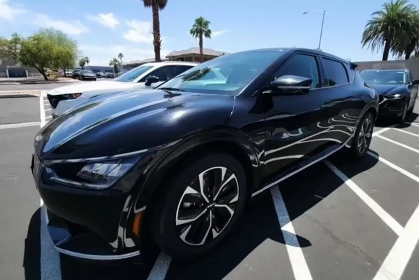 2023 Kia EV6 Wind photo 1