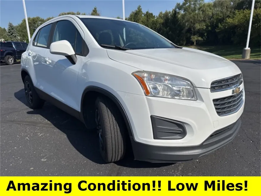 2016 Chevrolet Trax LS photo 1