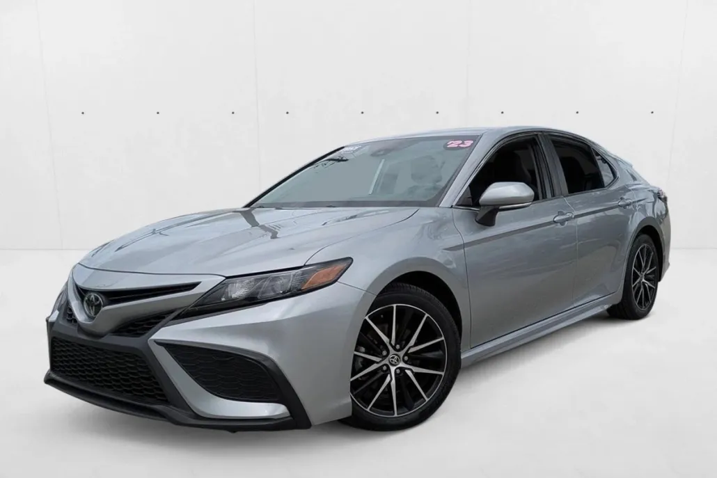 2023 Toyota Camry SE photo 1