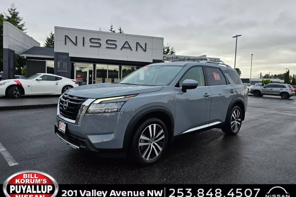 2024 Nissan Pathfinder Platinum photo 1