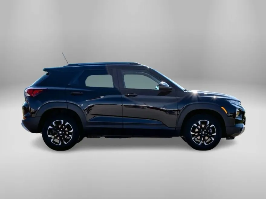 2022 Chevrolet Trailblazer LT photo 1