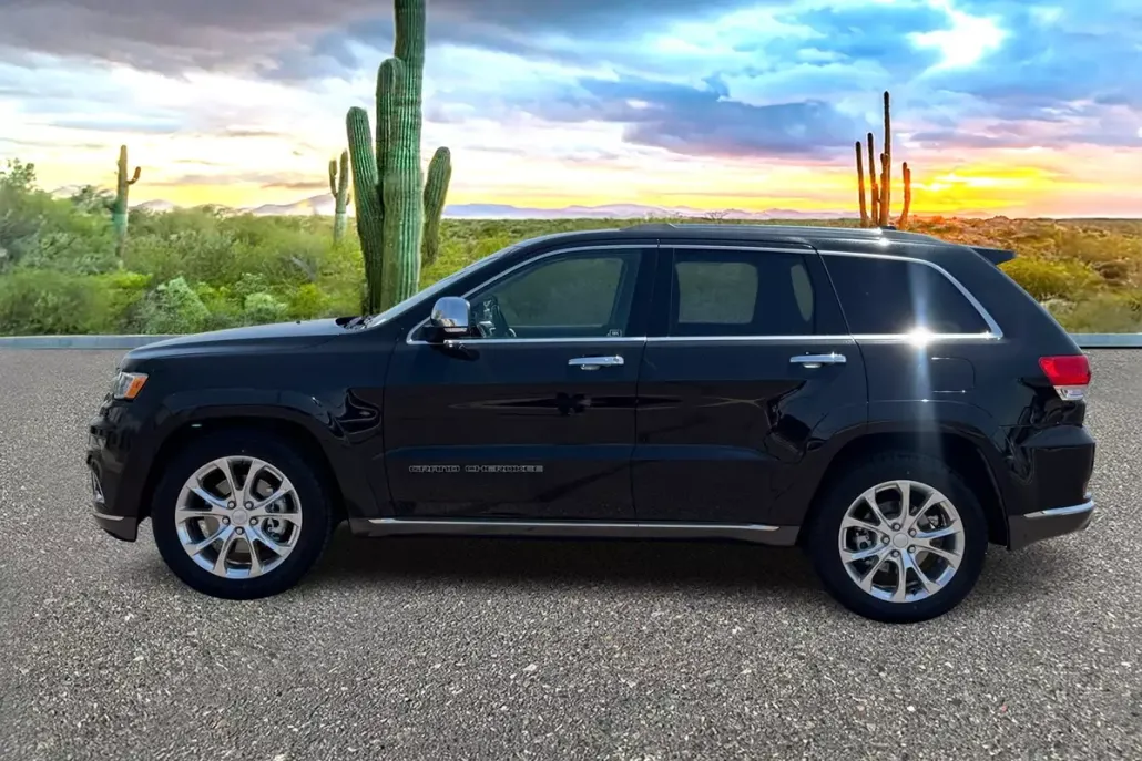 2021 Jeep Grand Cherokee Summit photo 1