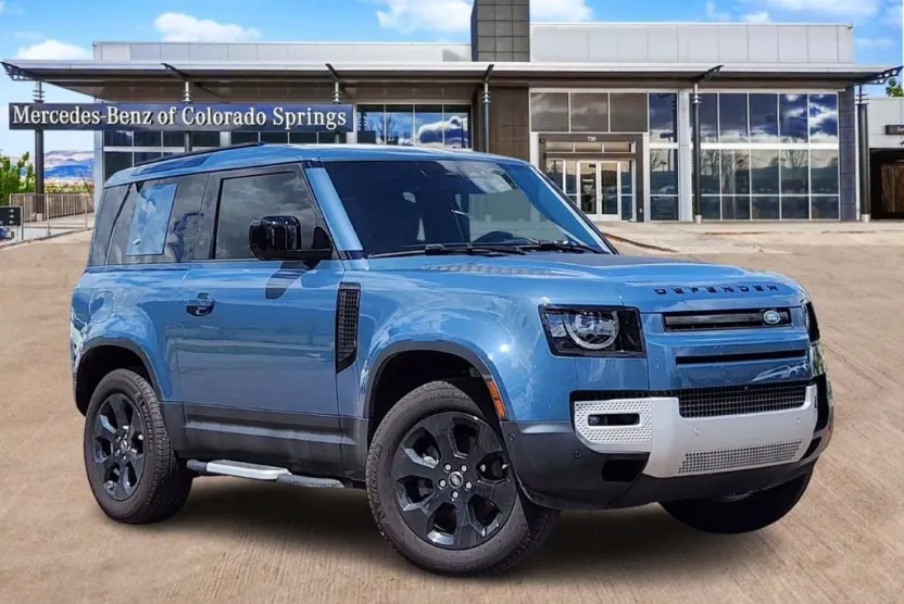 2023 Land Rover Defender 90 S photo 1