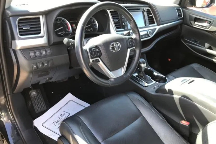 2019 Toyota Highlander Limited photo 1