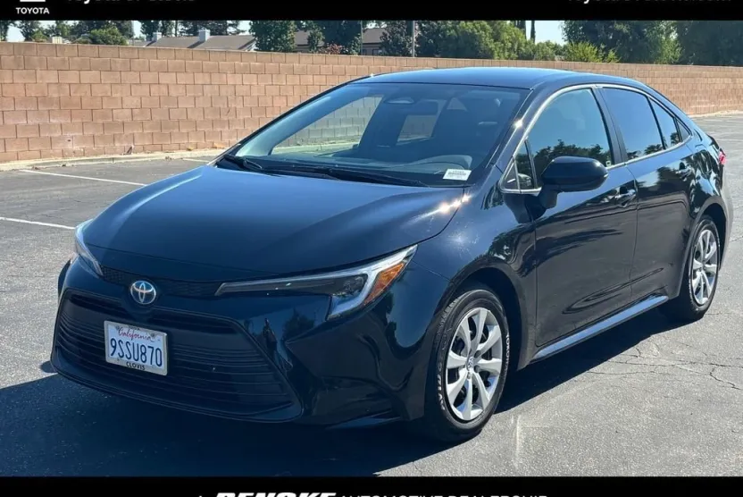 2025 Toyota Corolla Hybrid LE photo 1