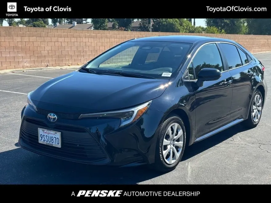 2025 Toyota Corolla Hybrid LE photo 1