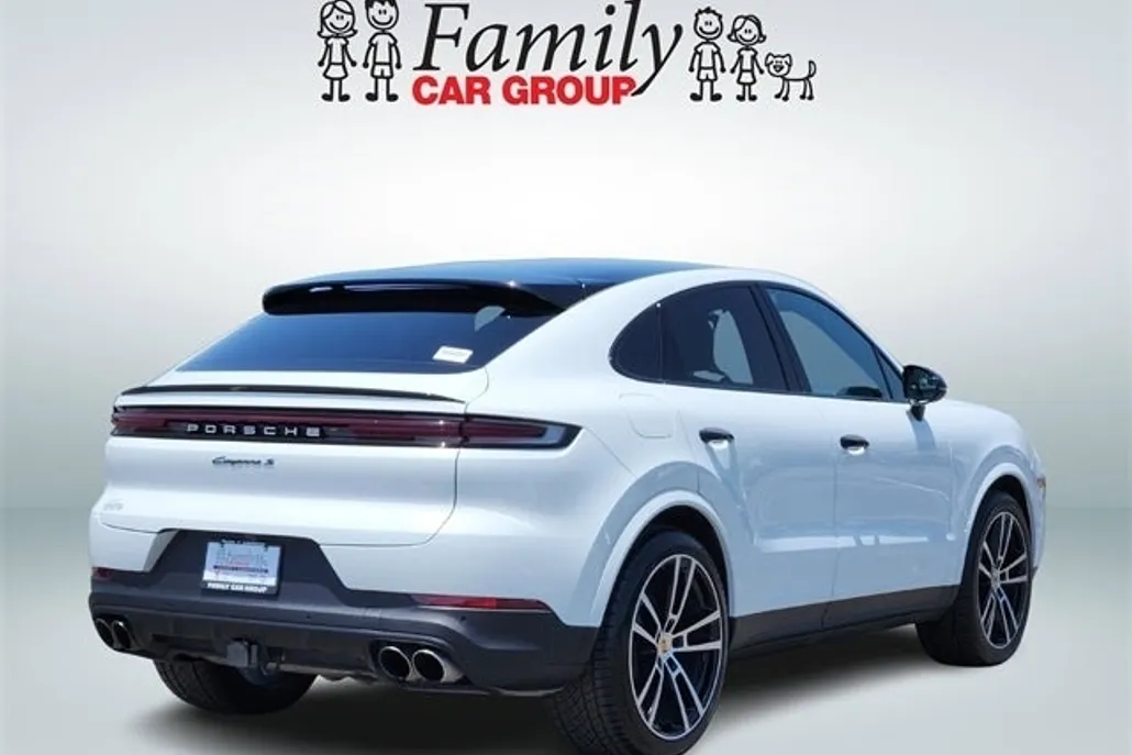2024 Porsche Cayenne Coupe S photo 1