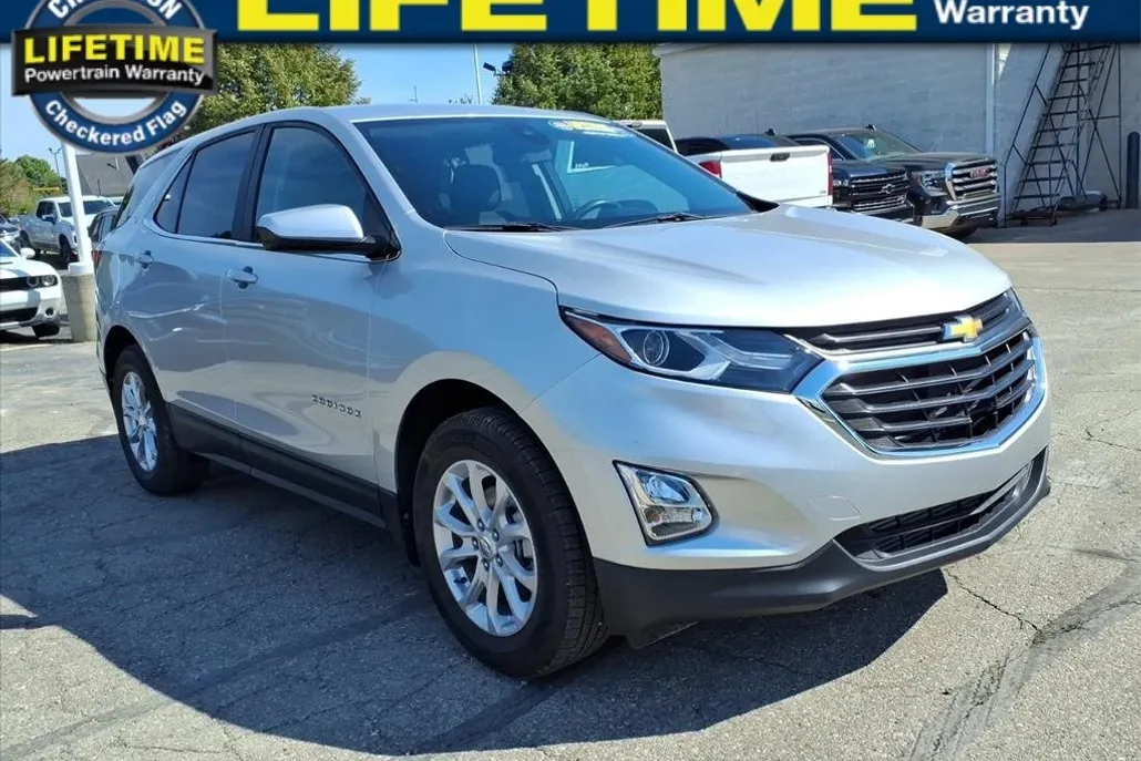 2021 Chevrolet Equinox LT photo 1