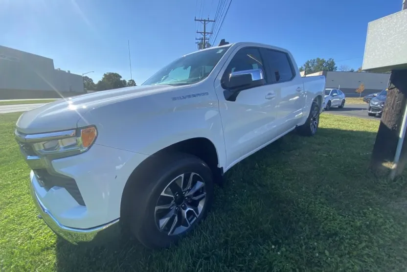2022 Chevrolet Silverado 1500 photo 1