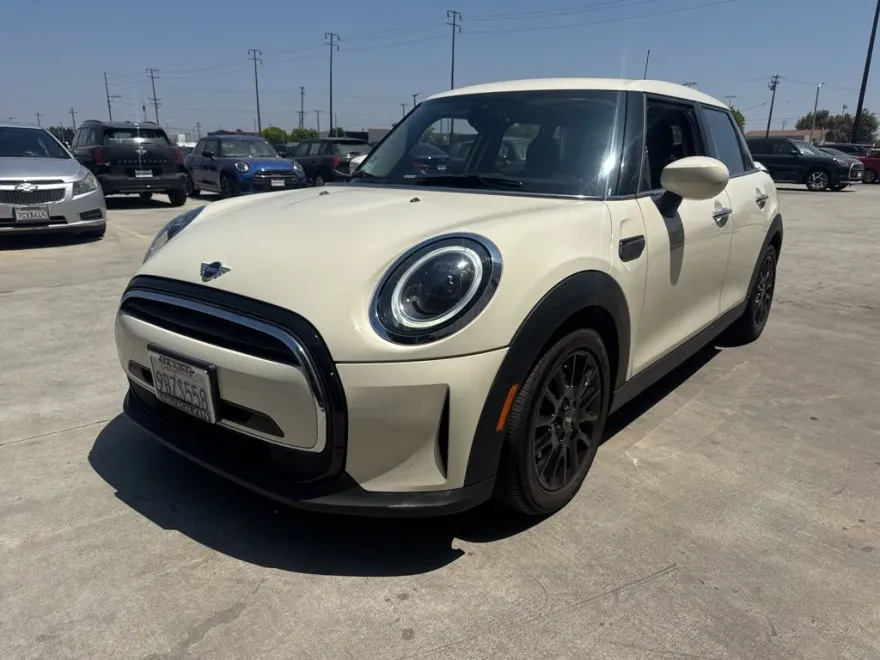 2023 Mini Cooper Signature photo 1