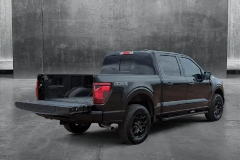 2025 Ford F-150 XLT photo 2
