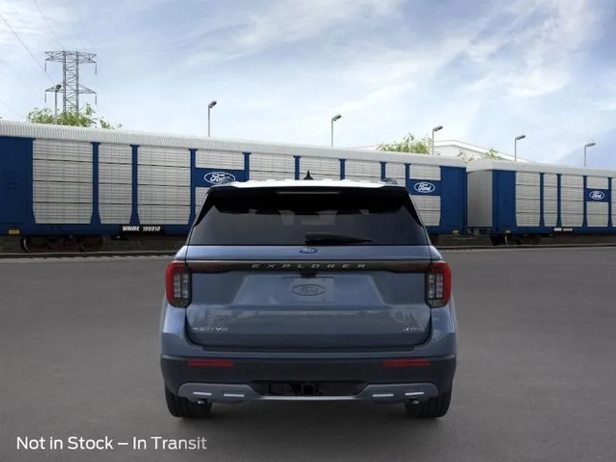 2025 Ford Explorer photo 1