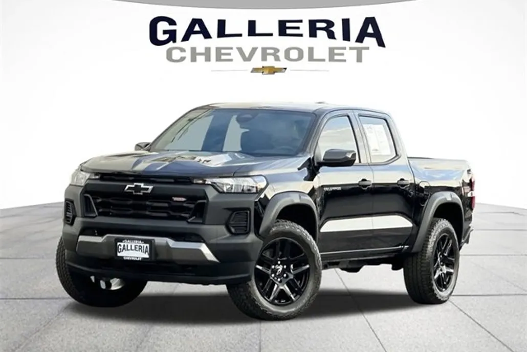 2025 Chevrolet Colorado Trail Boss photo 1